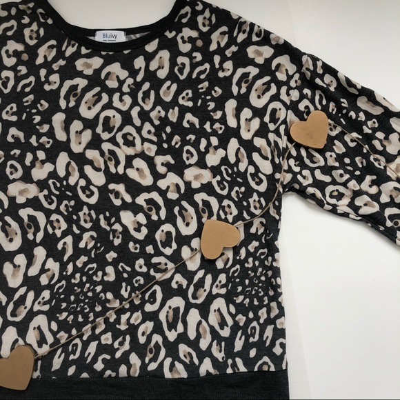Bluivy Sweaters - Bluivy M/L Lightweight Leopard Crewneck Sweater